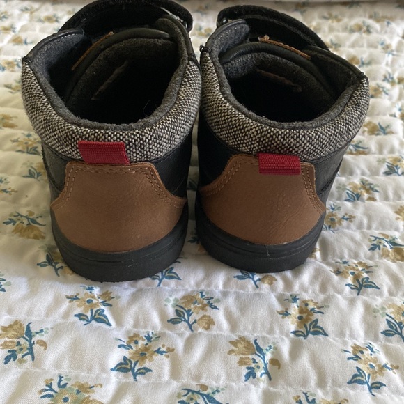 Cat & Jack sneakers - Picture 4 of 5